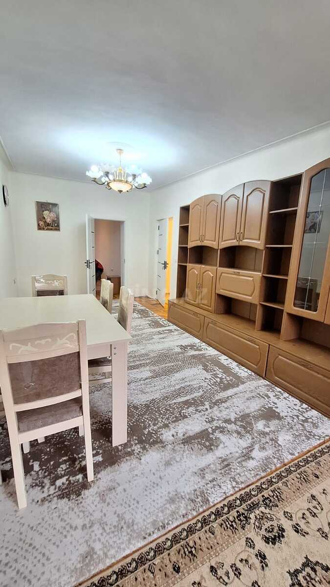 3 otaqlı Köhnə tikili, Elmlər Akademiyası m., Bakı