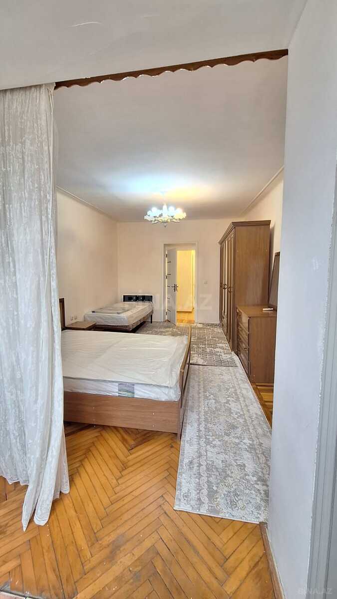 3 otaqlı Köhnə tikili, Elmlər Akademiyası m., Bakı
