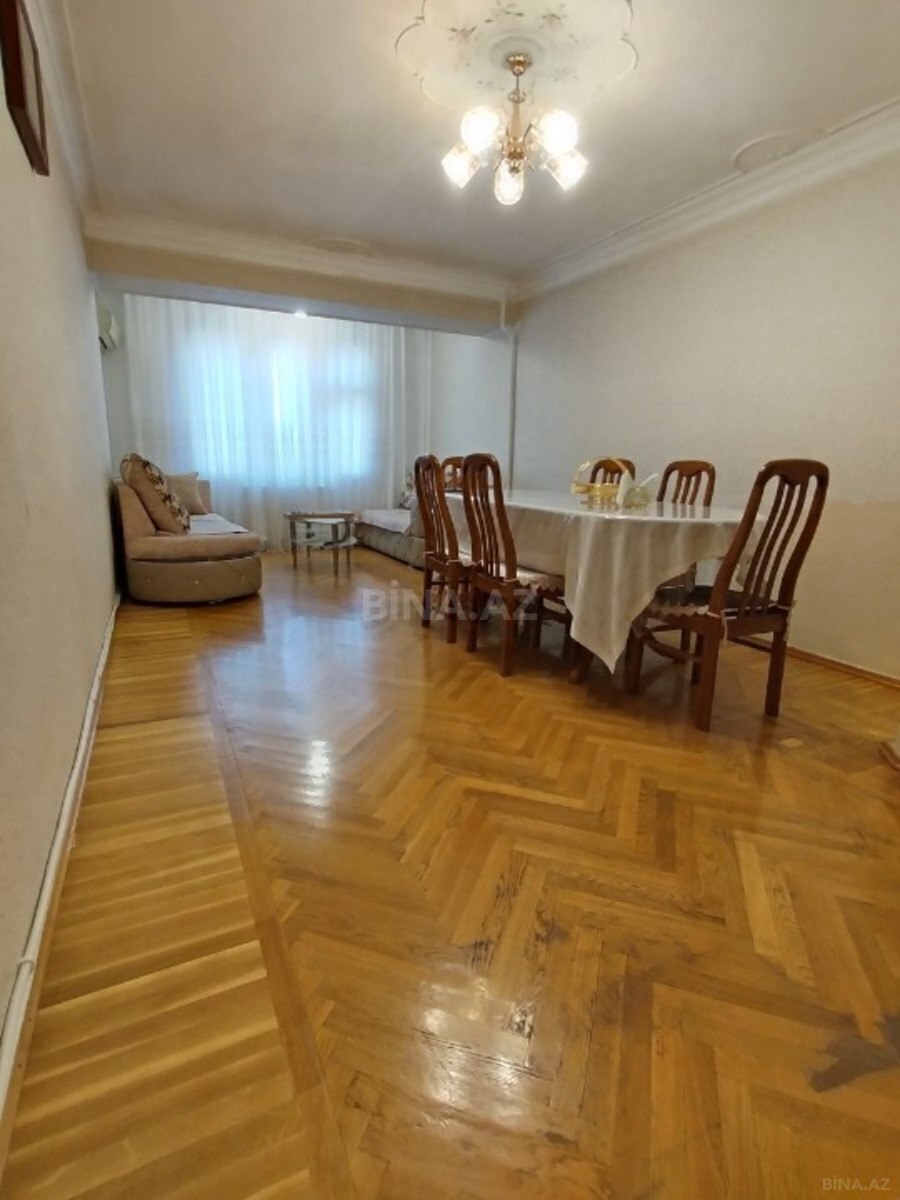 3 otaqlı Köhnə tikili, İnşaatçılar m., Bakı