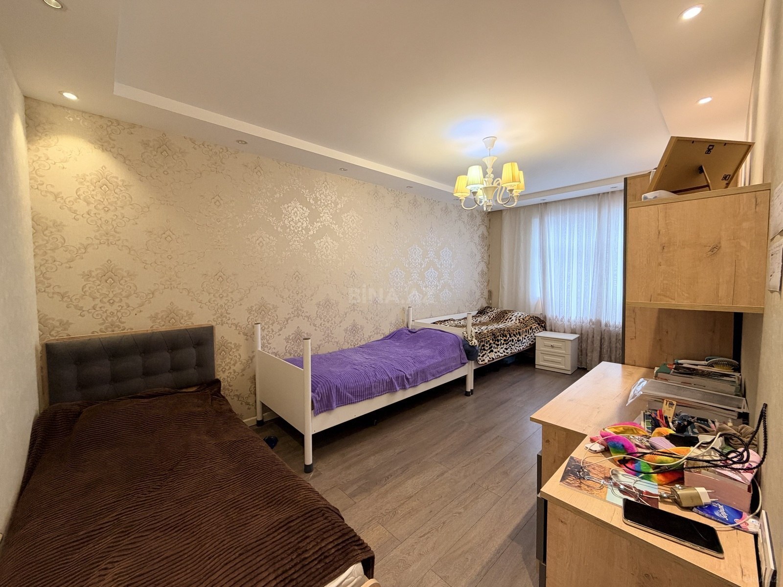 3 otaqlı Köhnə tikili, Xalqlar Dostluğu m., Bakı