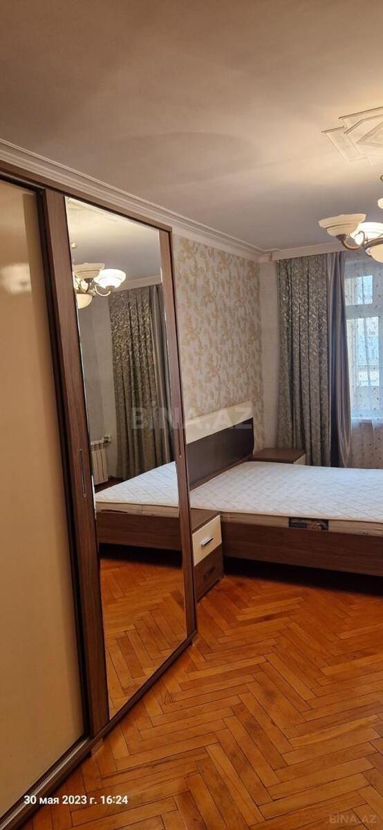 3 otaqlı Köhnə tikili, Elmlər Akademiyası m., Bakı