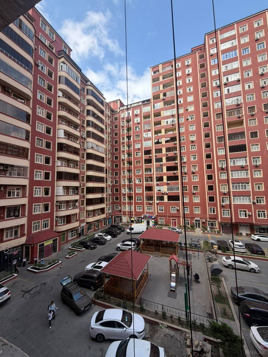 2 otaqlı Yeni tikili, 8-ci mikrorayon q., Bakı