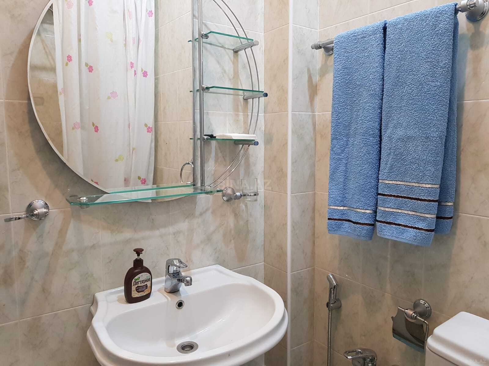 4 otaqlı Köhnə tikili, Nizami m., Bakı