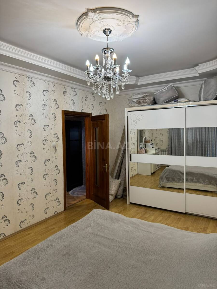 3 otaqlı Köhnə tikili, Neftçilər m., Bakı