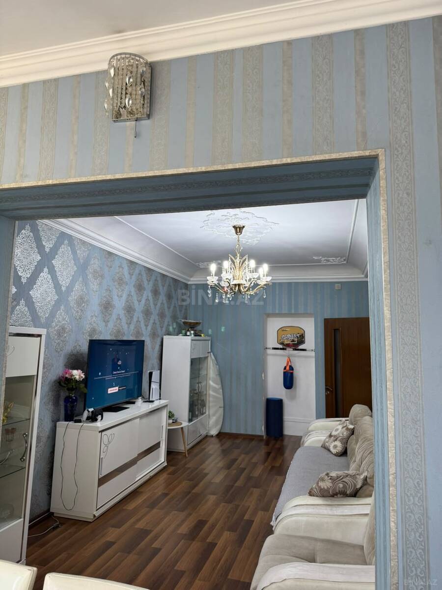 3 otaqlı Köhnə tikili, Neftçilər m., Bakı