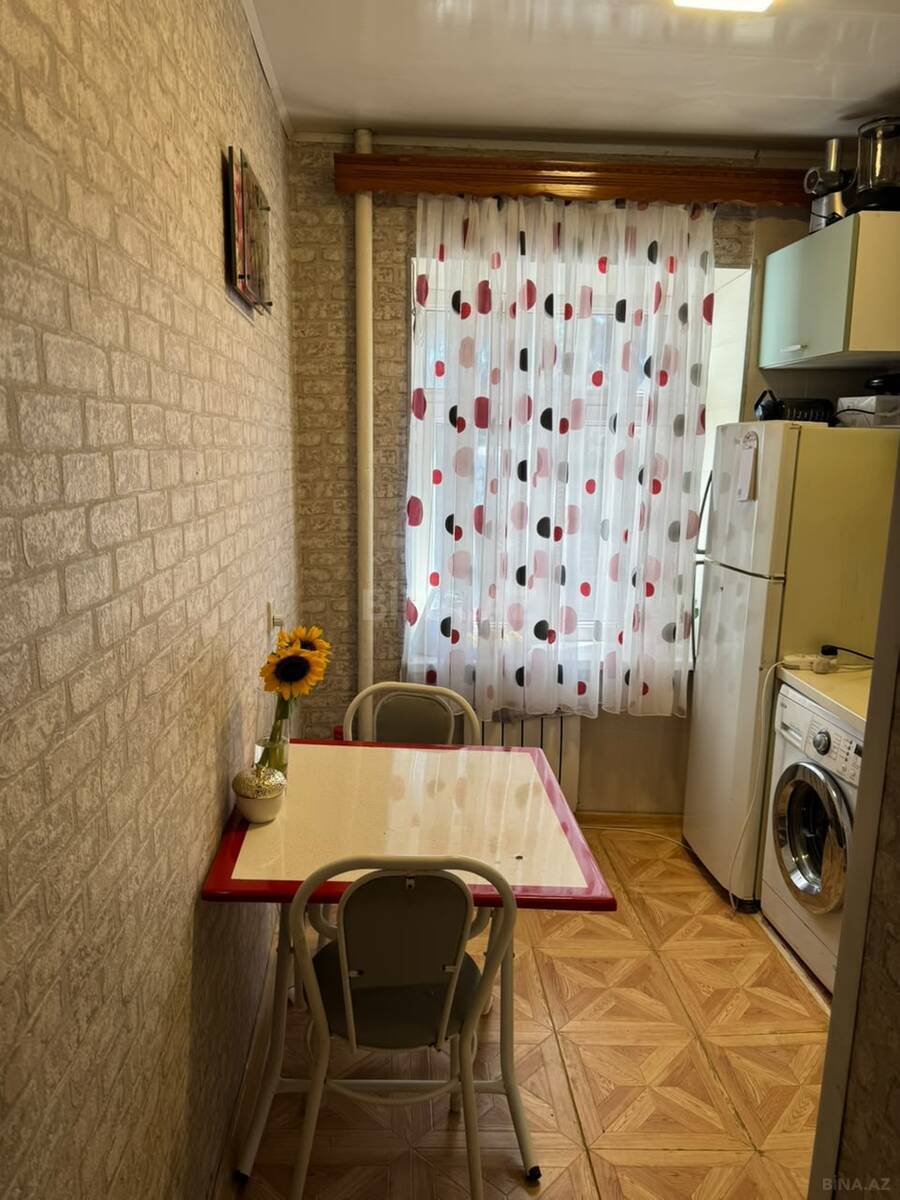 3 otaqlı Köhnə tikili, Neftçilər m., Bakı