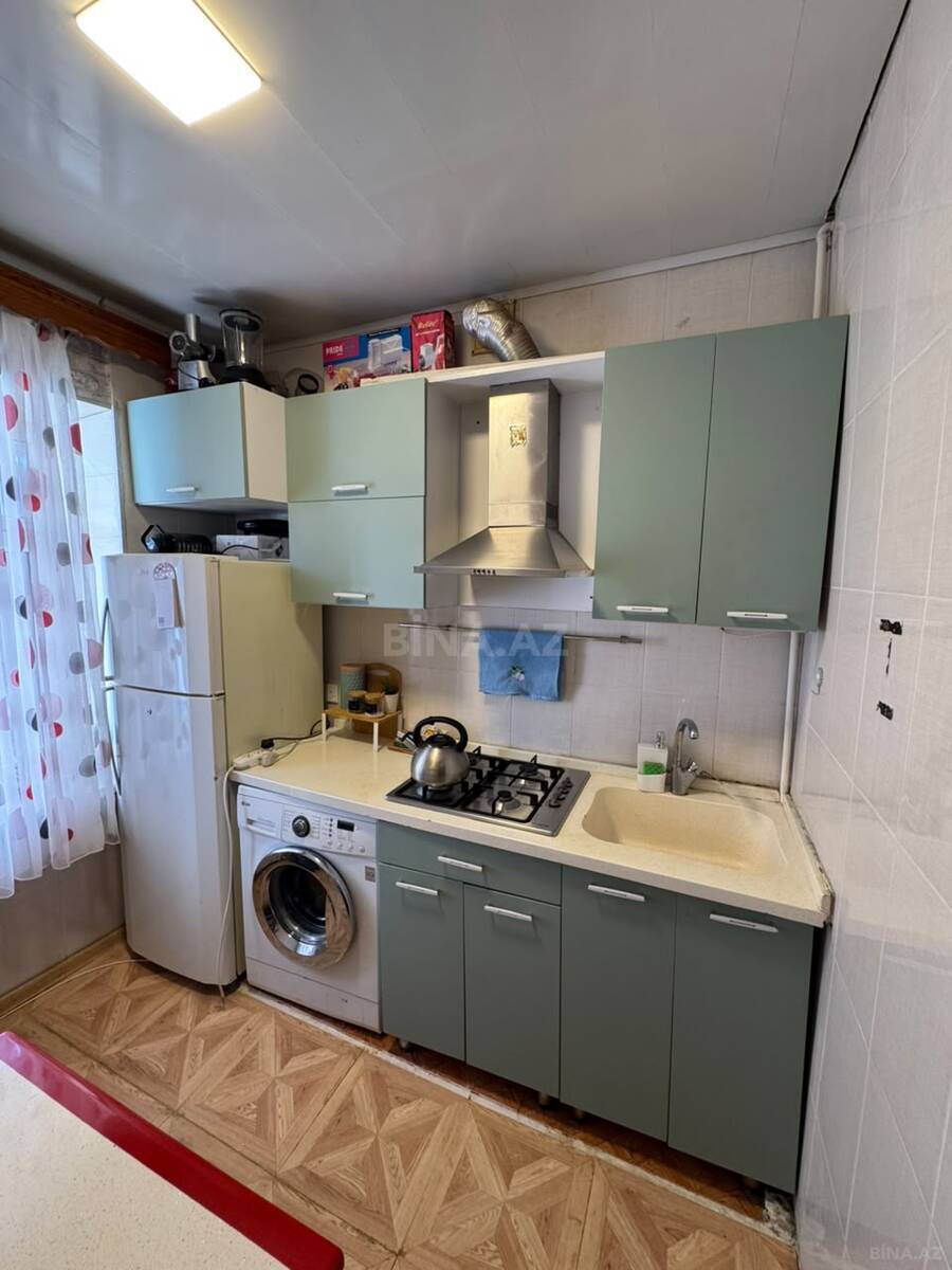 3 otaqlı Köhnə tikili, Neftçilər m., Bakı