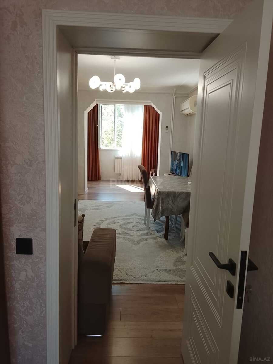 3 otaqlı Köhnə tikili, Neftçilər m., Bakı