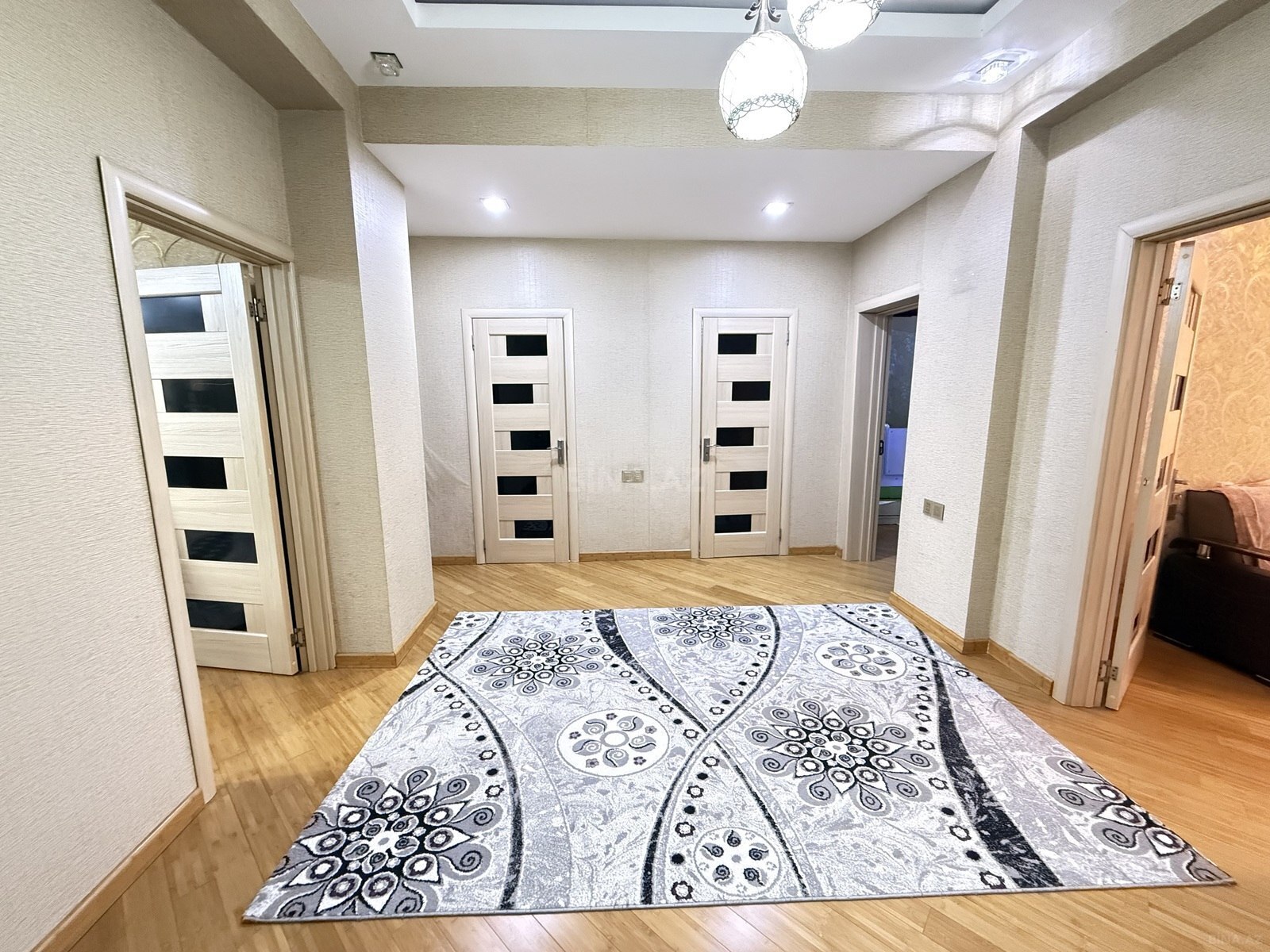3 otaqlı Yeni tikili, Həzi Aslanov m., Bakı