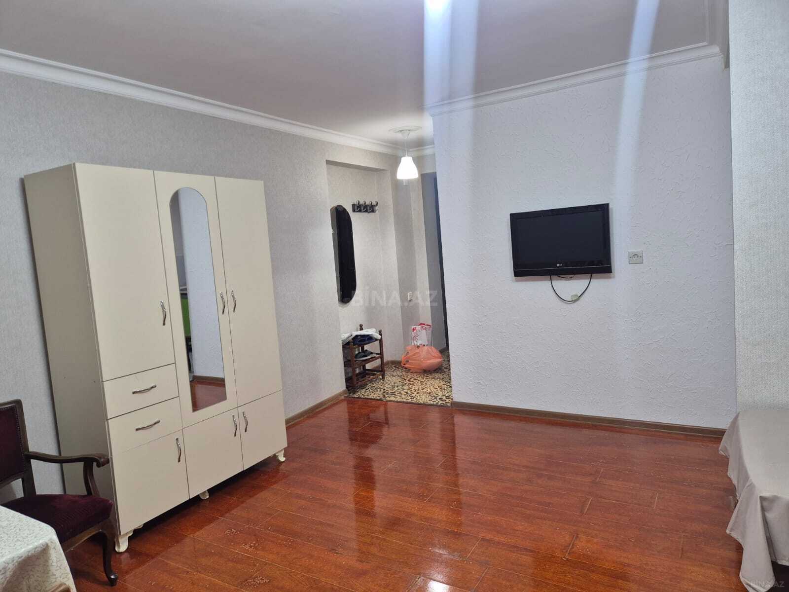 1 otaqlı Köhnə tikili, Elmlər Akademiyası m., Bakı