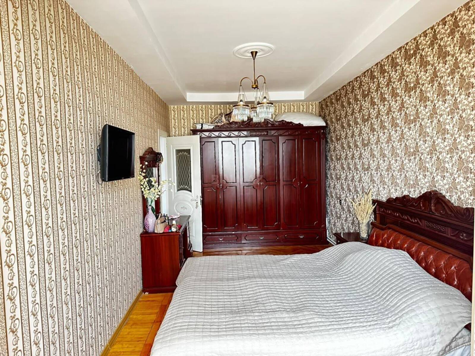 4 otaqlı Köhnə tikili, İnşaatçılar m., Bakı