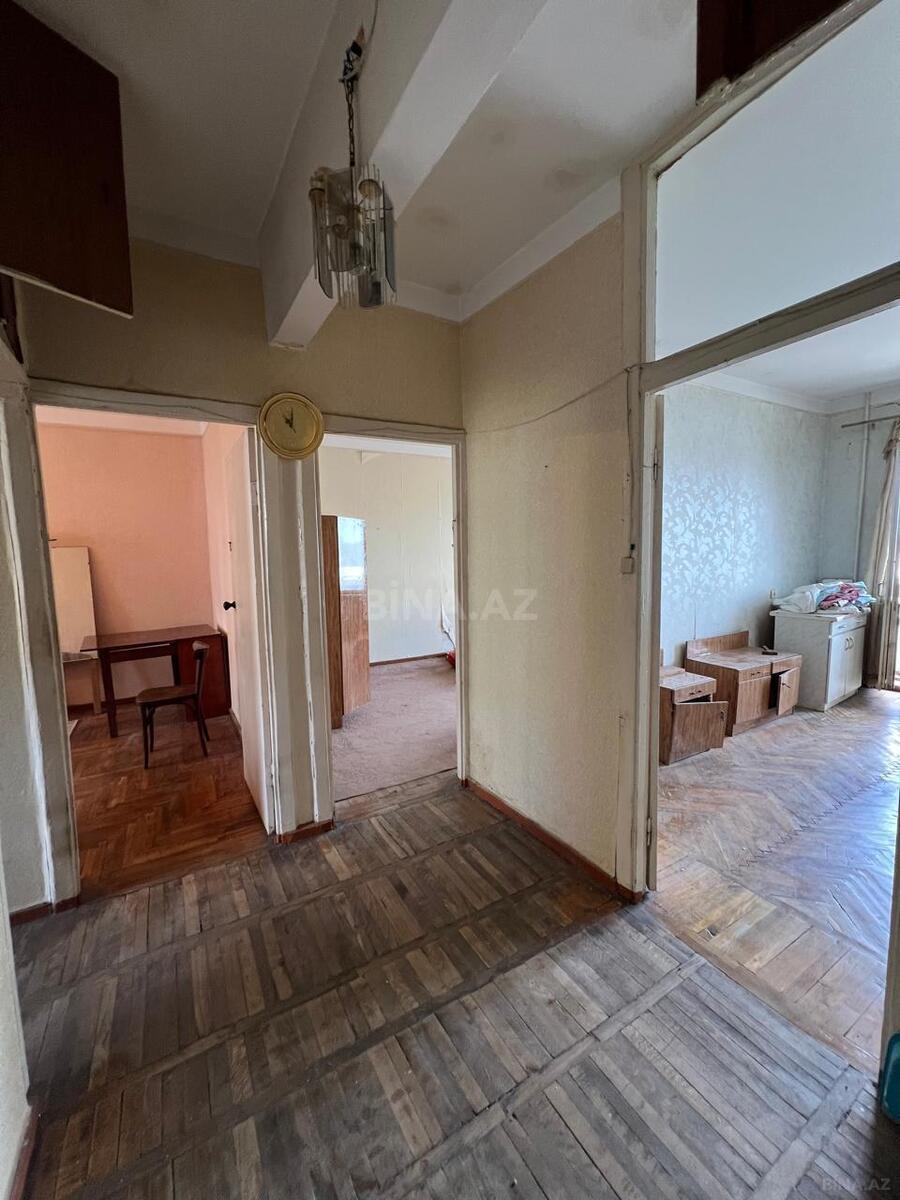 3 otaqlı Köhnə tikili, Bakıxanov q., Bakı