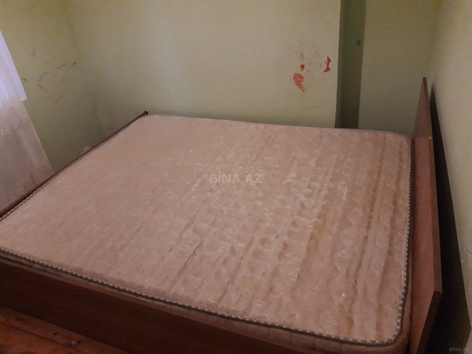 2 otaqlı Köhnə tikili, Şah İsmayıl Xətai m., Bakı
