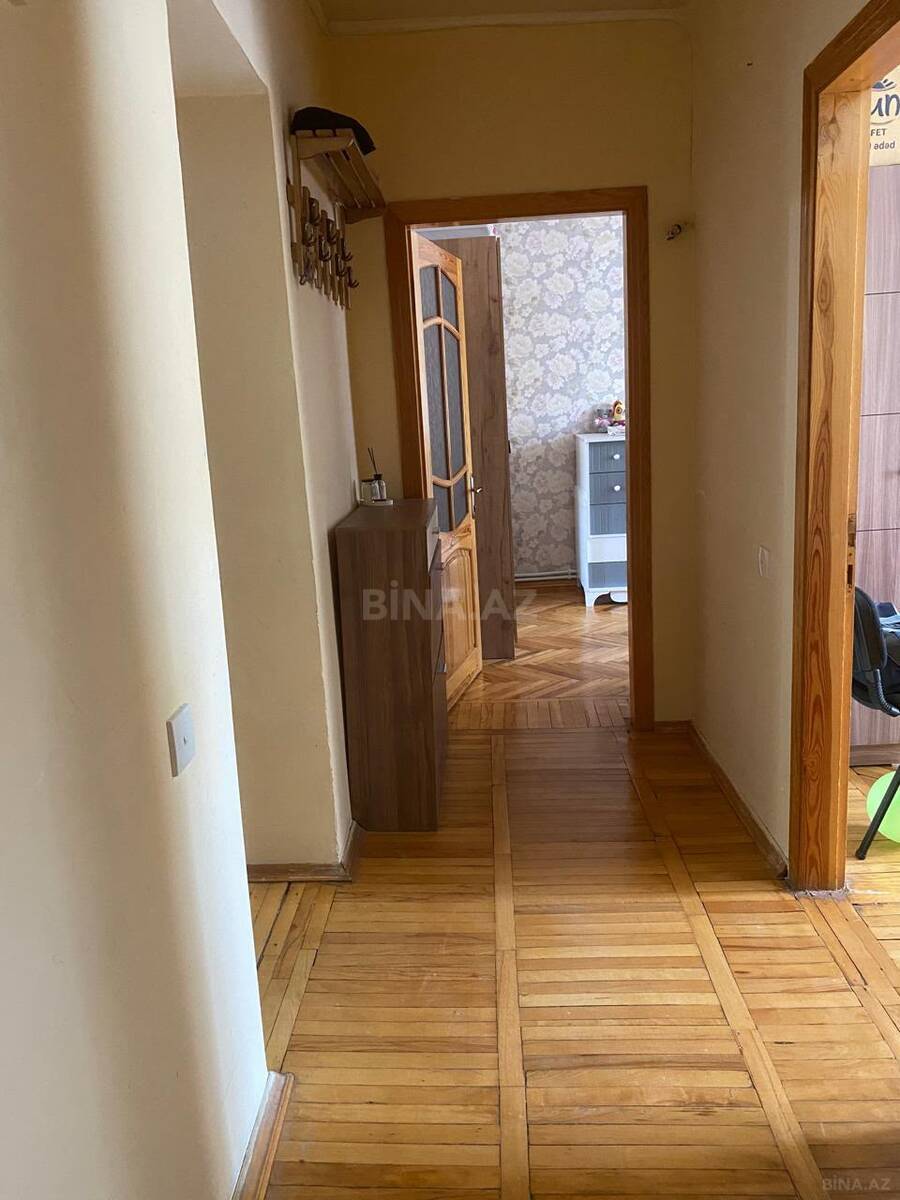 4 otaqlı Köhnə tikili, Neftçilər m., Bakı