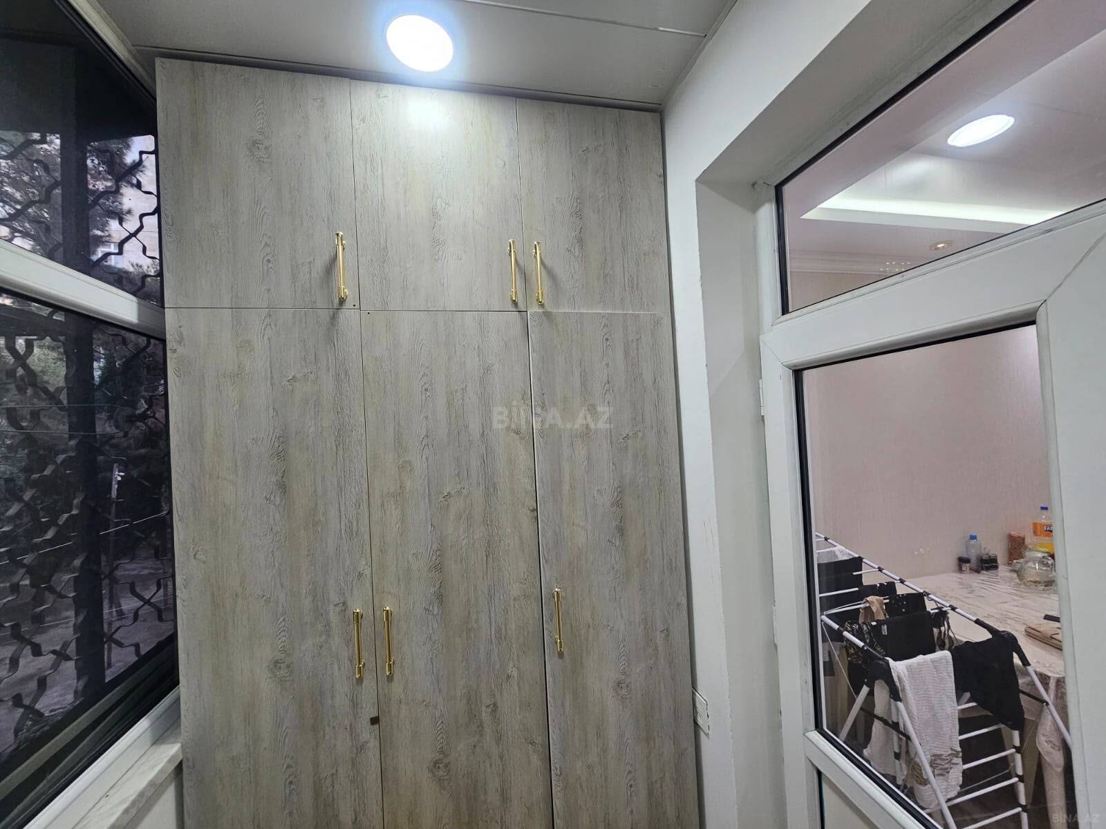 3 otaqlı Köhnə tikili, Memar Əcəmi m., Bakı