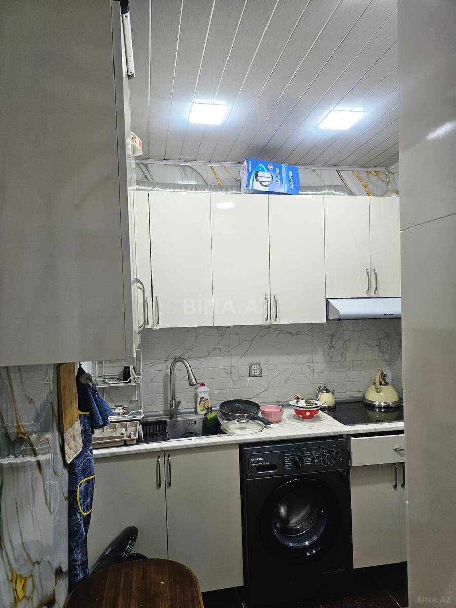 3 otaqlı Köhnə tikili, Memar Əcəmi m., Bakı