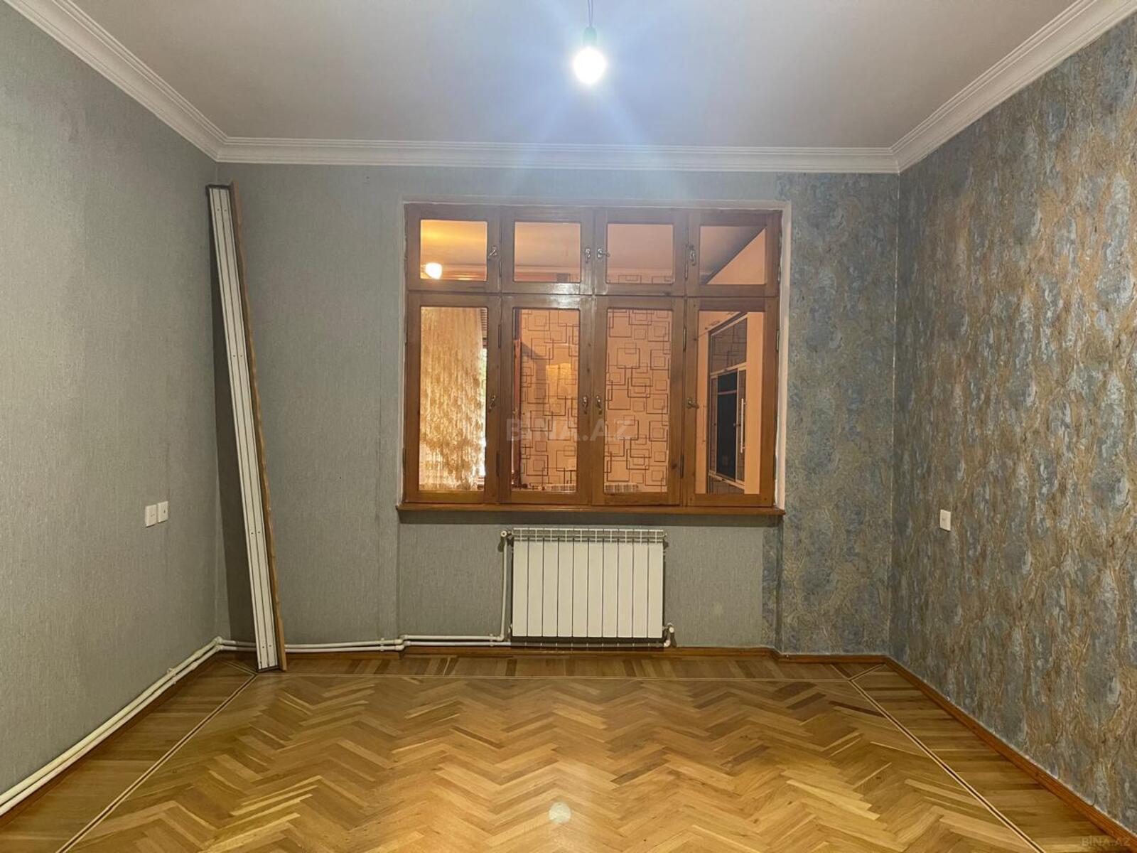 4 otaqlı Köhnə tikili, 28 May m., Bakı