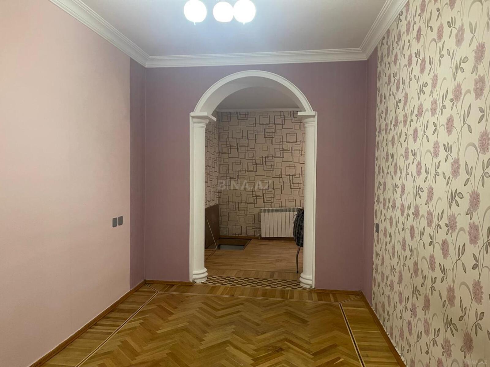 4 otaqlı Köhnə tikili, 28 May m., Bakı