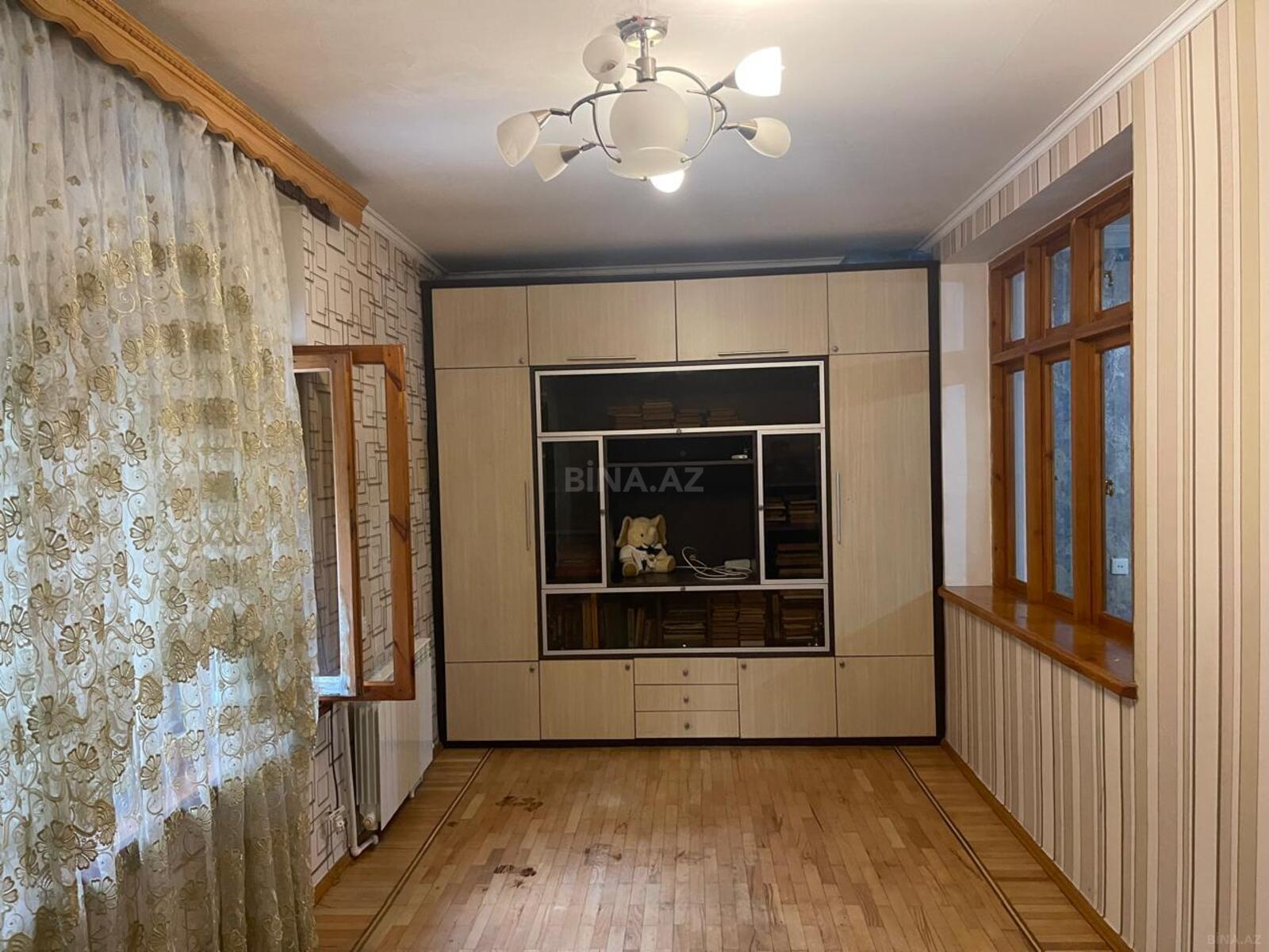 4 otaqlı Köhnə tikili, 28 May m., Bakı