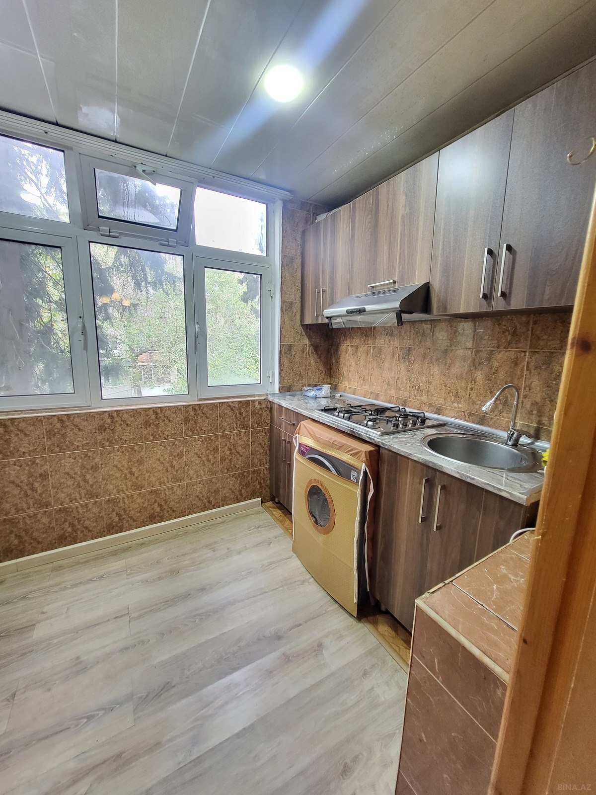 2 otaqlı Köhnə tikili, Neftçilər m., Bakı