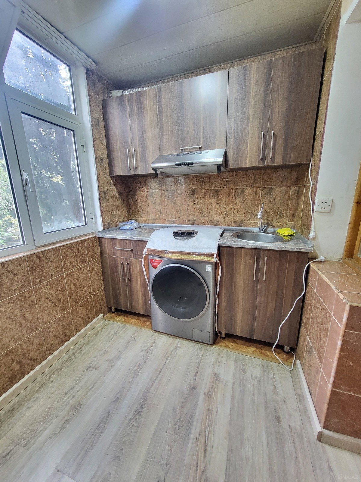 2 otaqlı Köhnə tikili, Neftçilər m., Bakı