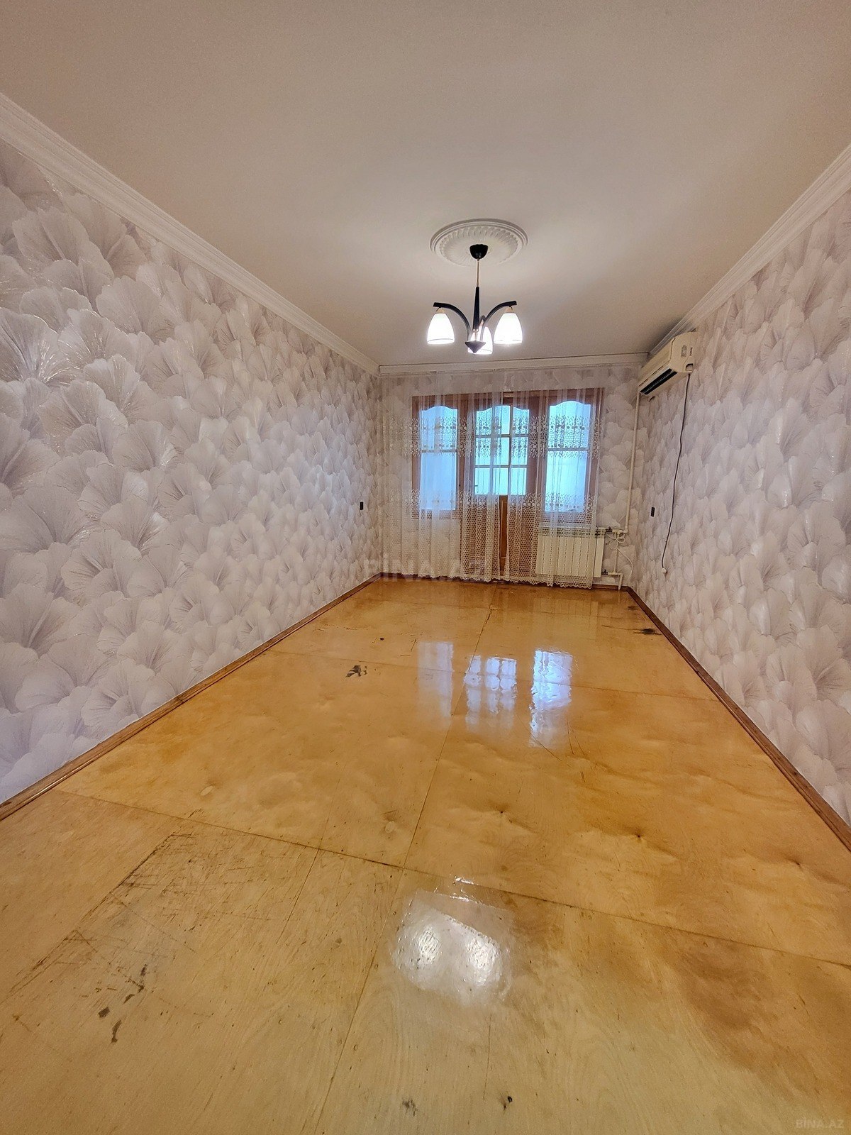 2 otaqlı Köhnə tikili, Neftçilər m., Bakı