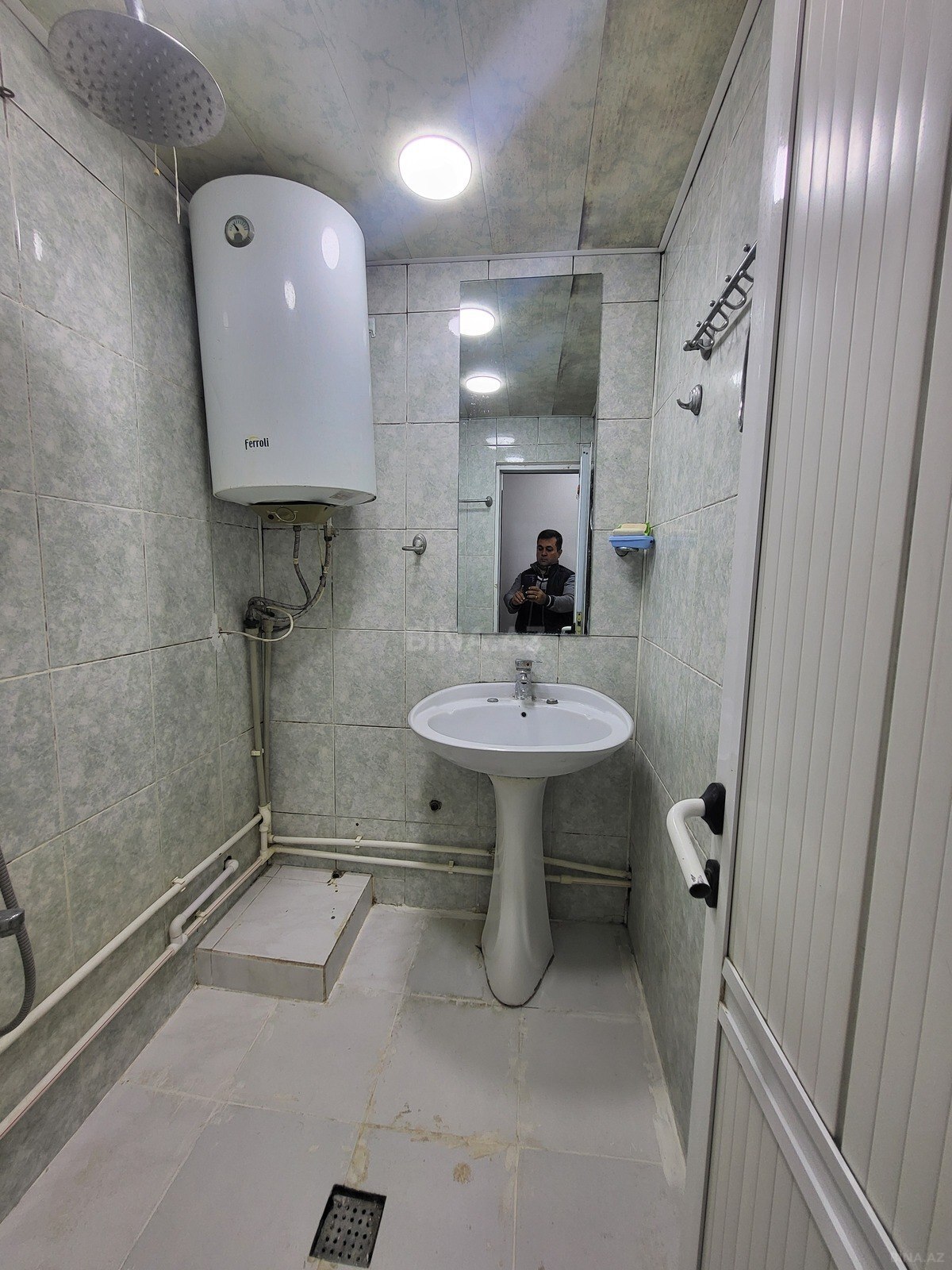 2 otaqlı Köhnə tikili, Neftçilər m., Bakı