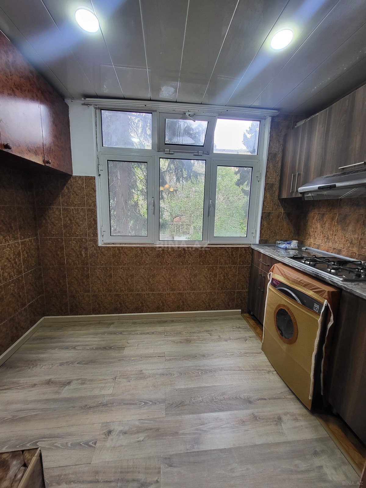2 otaqlı Köhnə tikili, Neftçilər m., Bakı