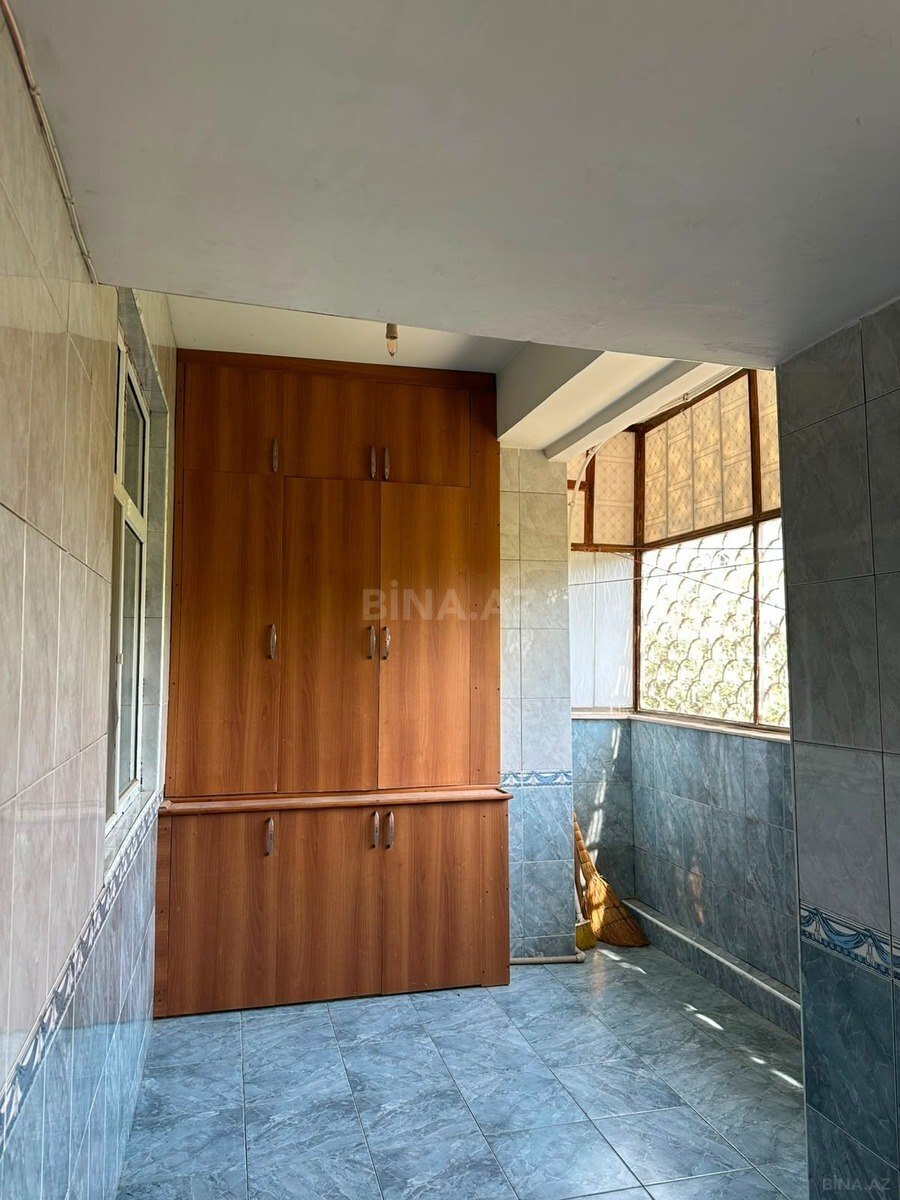 5 otaqlı Köhnə tikili, Xalqlar Dostluğu m., Bakı