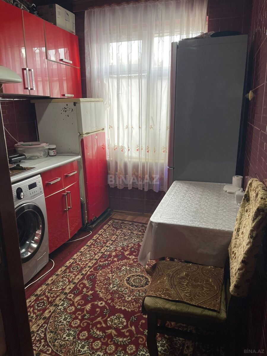 2 otaqlı Köhnə tikili, Neftçilər m., Bakı