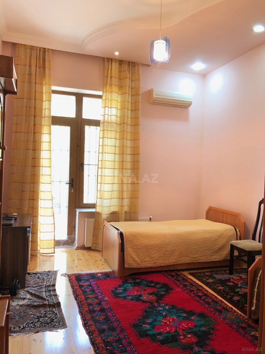 10 otaqlı Həyət evi/Bağ evi, Qara Qarayev m., Bakı