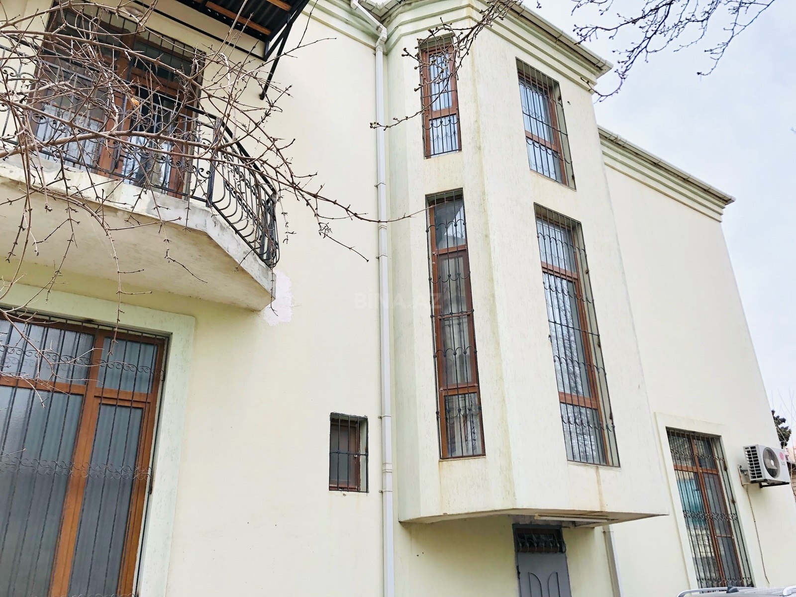 10 otaqlı Həyət evi/Bağ evi, Qara Qarayev m., Bakı