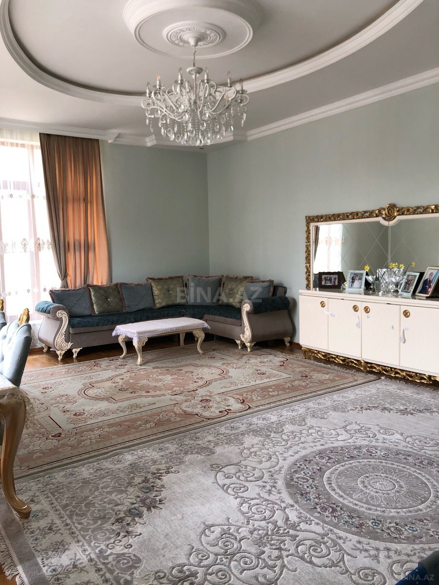 10 otaqlı Həyət evi/Bağ evi, Qara Qarayev m., Bakı