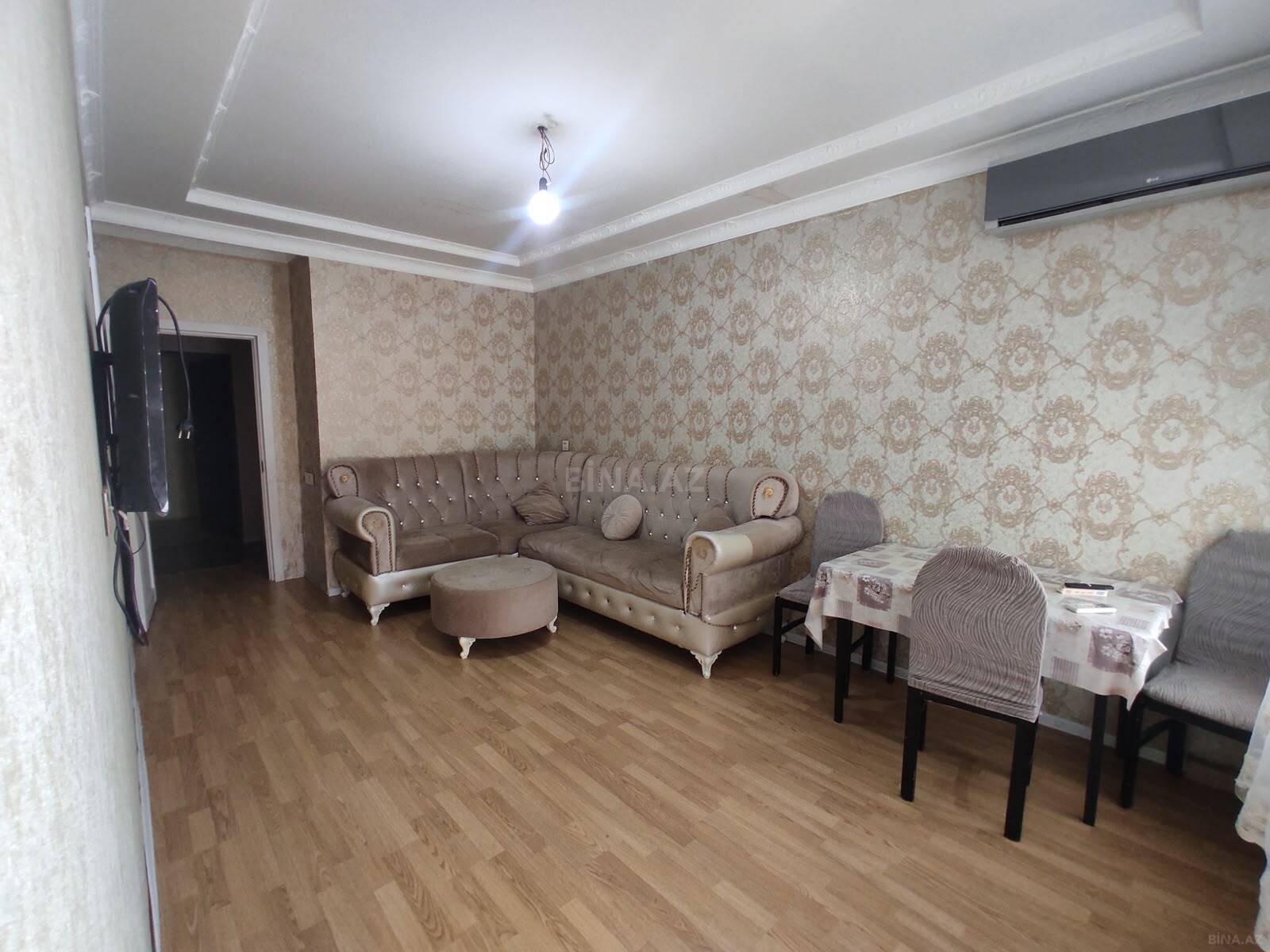 3 otaqlı Yeni tikili, Xırdalan