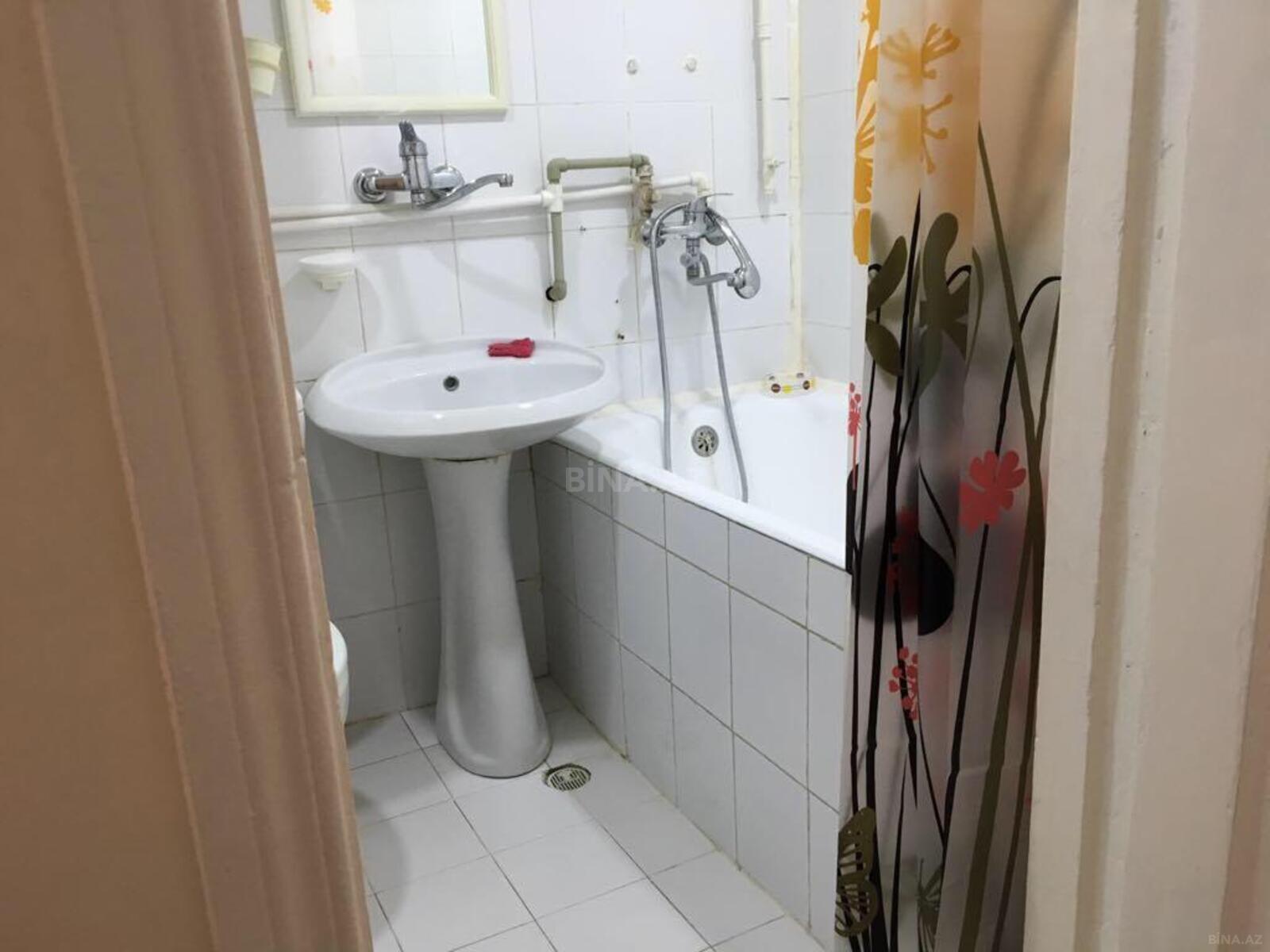 1 otaqlı Köhnə tikili, Elmlər Akademiyası m., Bakı
