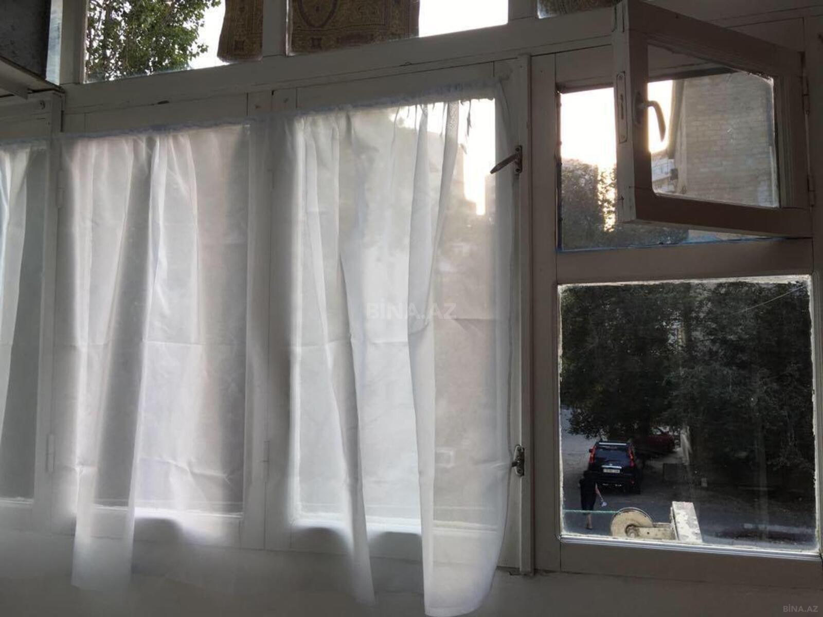 1 otaqlı Köhnə tikili, Elmlər Akademiyası m., Bakı