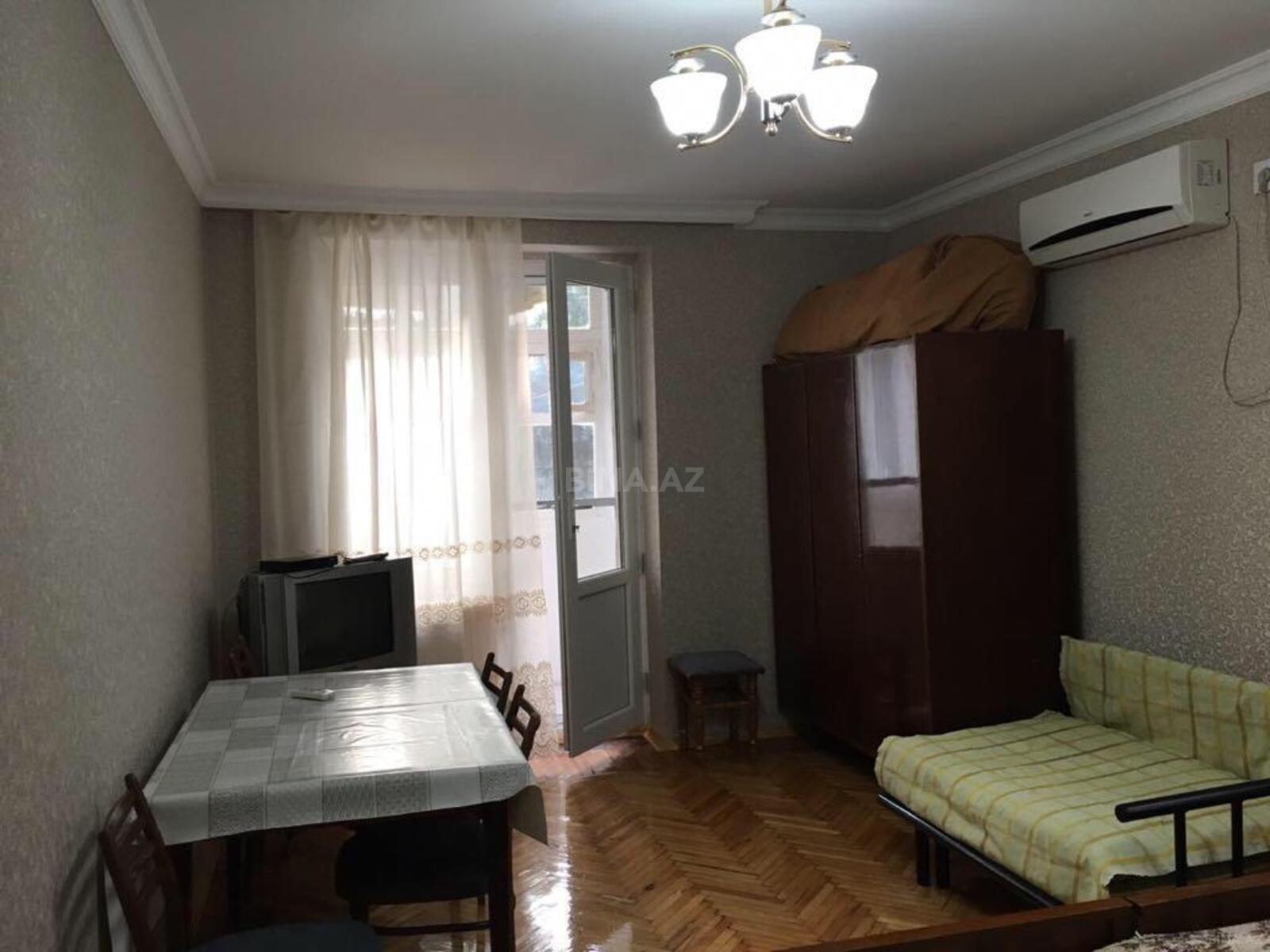 1 otaqlı Köhnə tikili, Elmlər Akademiyası m., Bakı