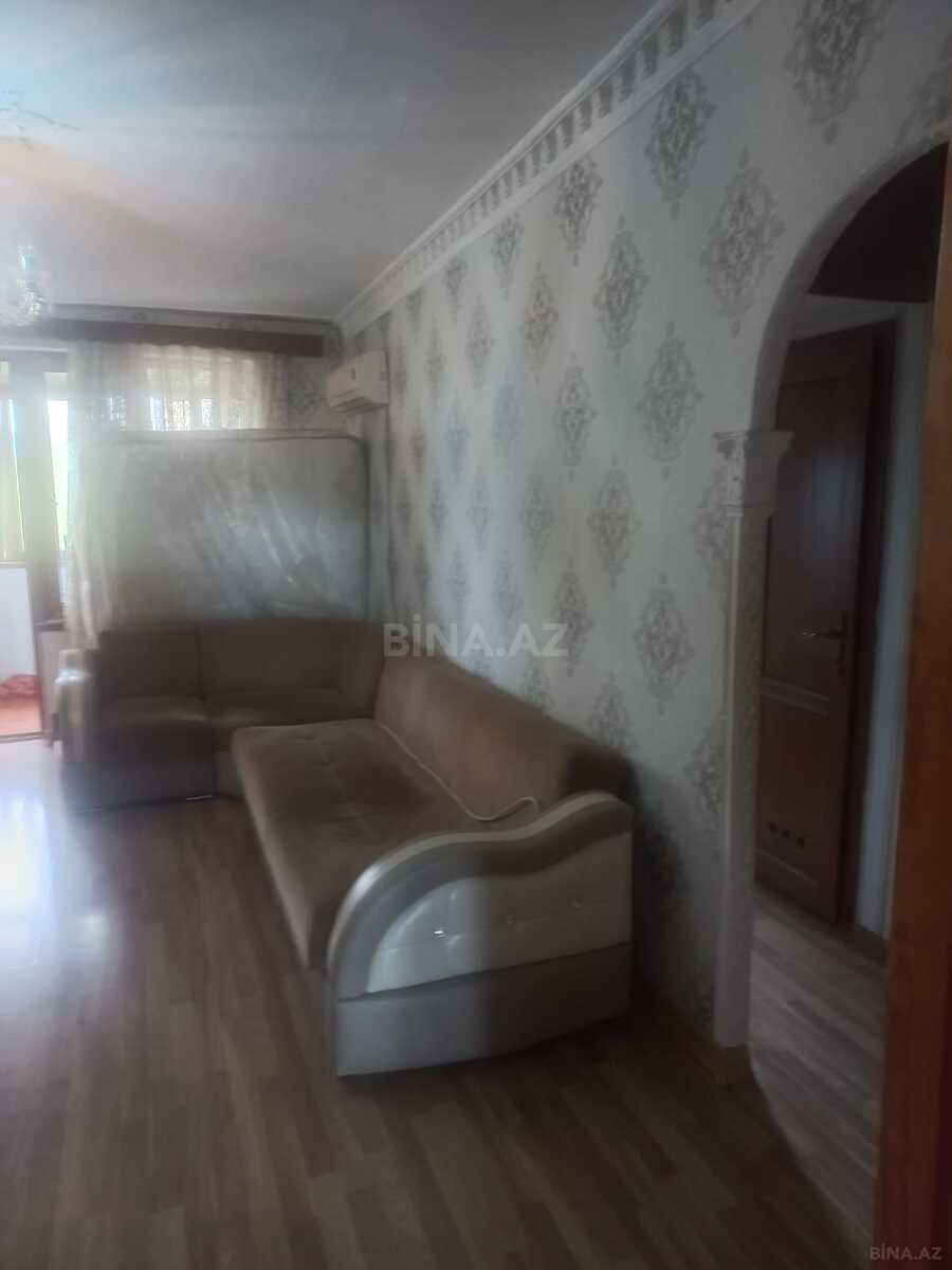 3 otaqlı Köhnə tikili, Qara Qarayev m., Bakı