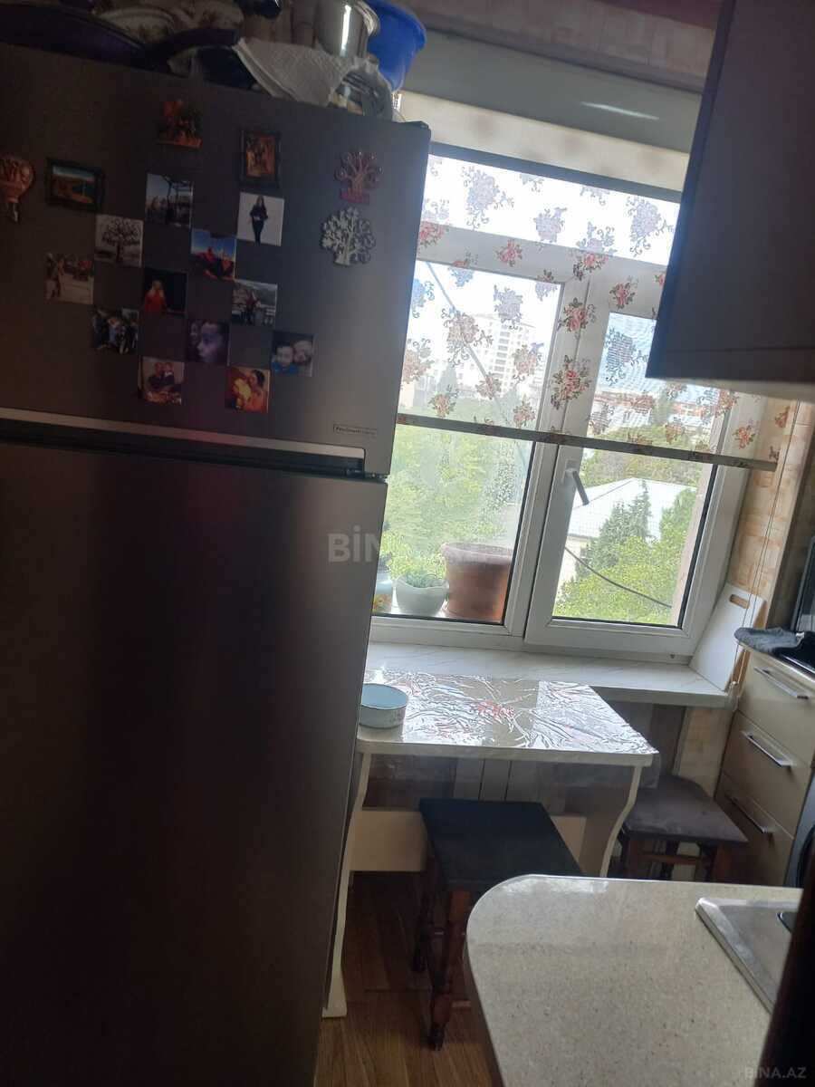 3 otaqlı Köhnə tikili, Qara Qarayev m., Bakı