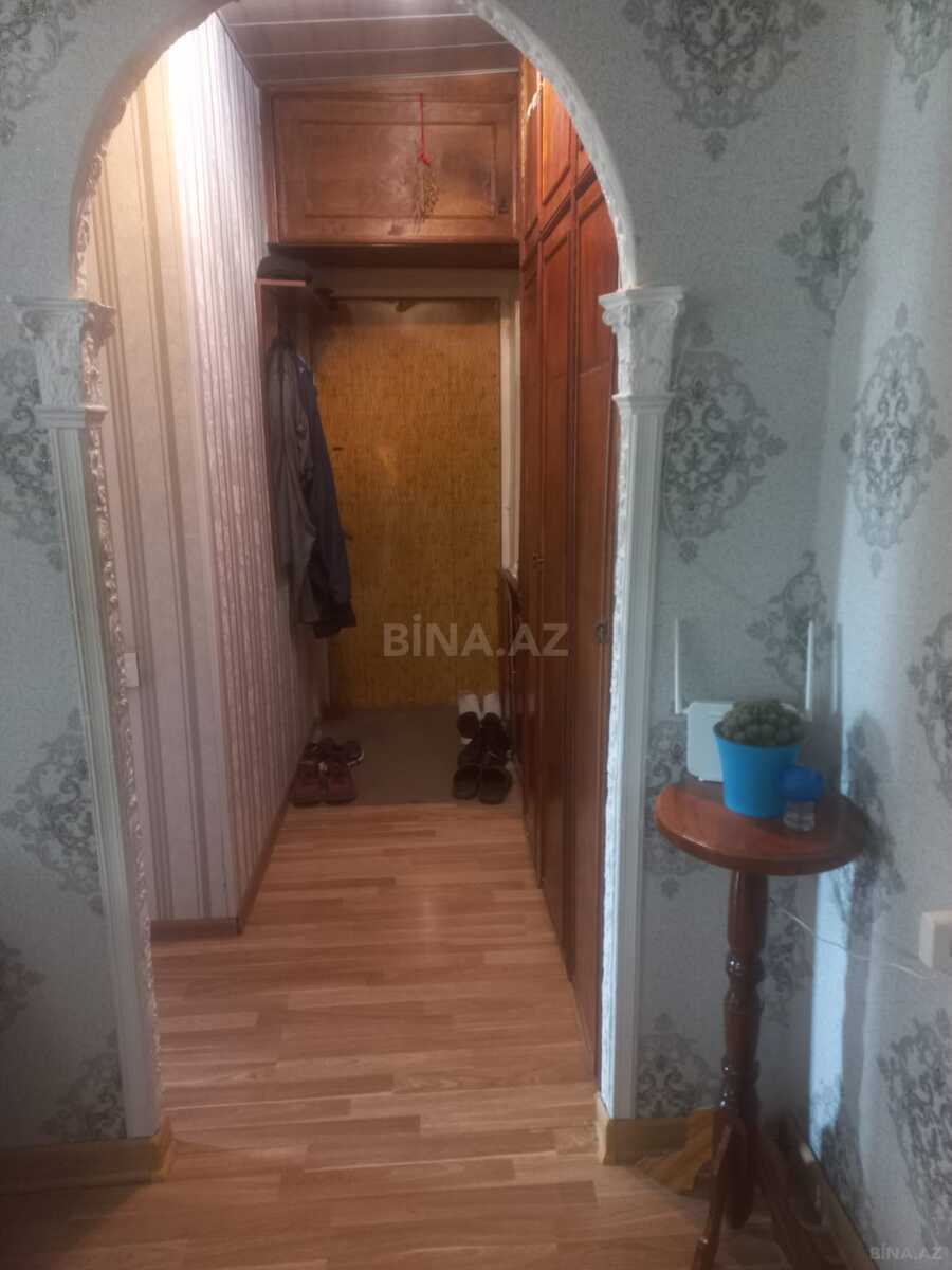3 otaqlı Köhnə tikili, Qara Qarayev m., Bakı