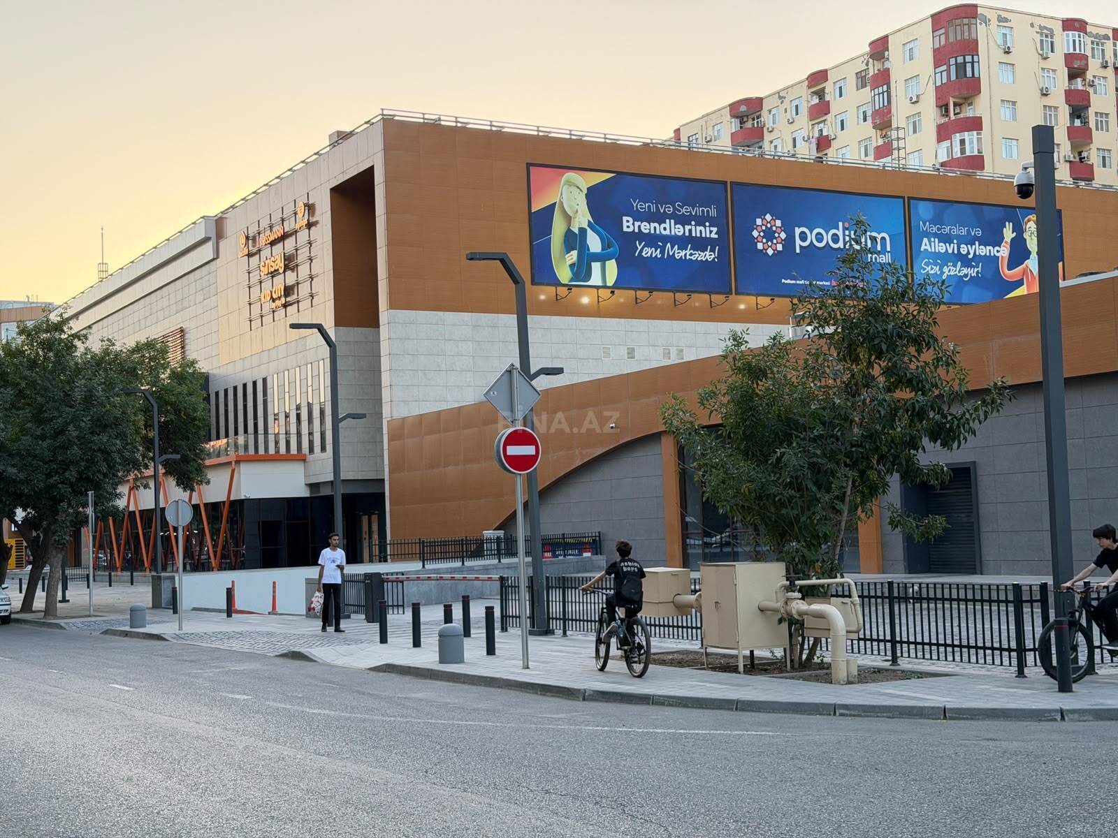 3 otaqlı Yeni tikili, 8-ci kilometr q., Bakı