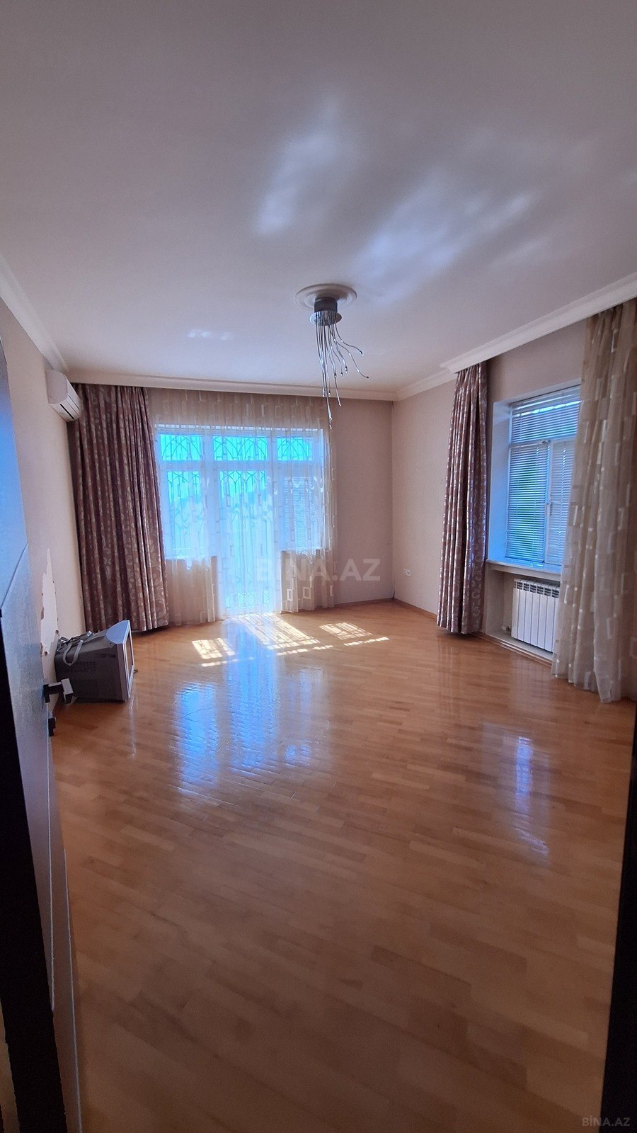 10 otaqlı Həyət evi/Bağ evi, Səbail r., Bakı