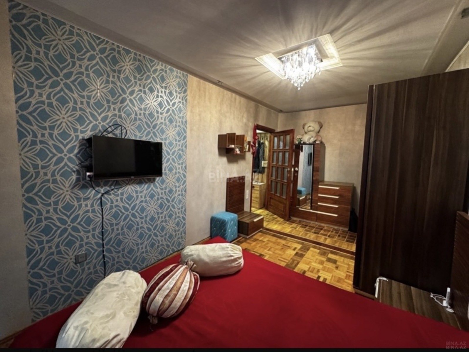 3 otaqlı Köhnə tikili, Şah İsmayıl Xətai m., Bakı