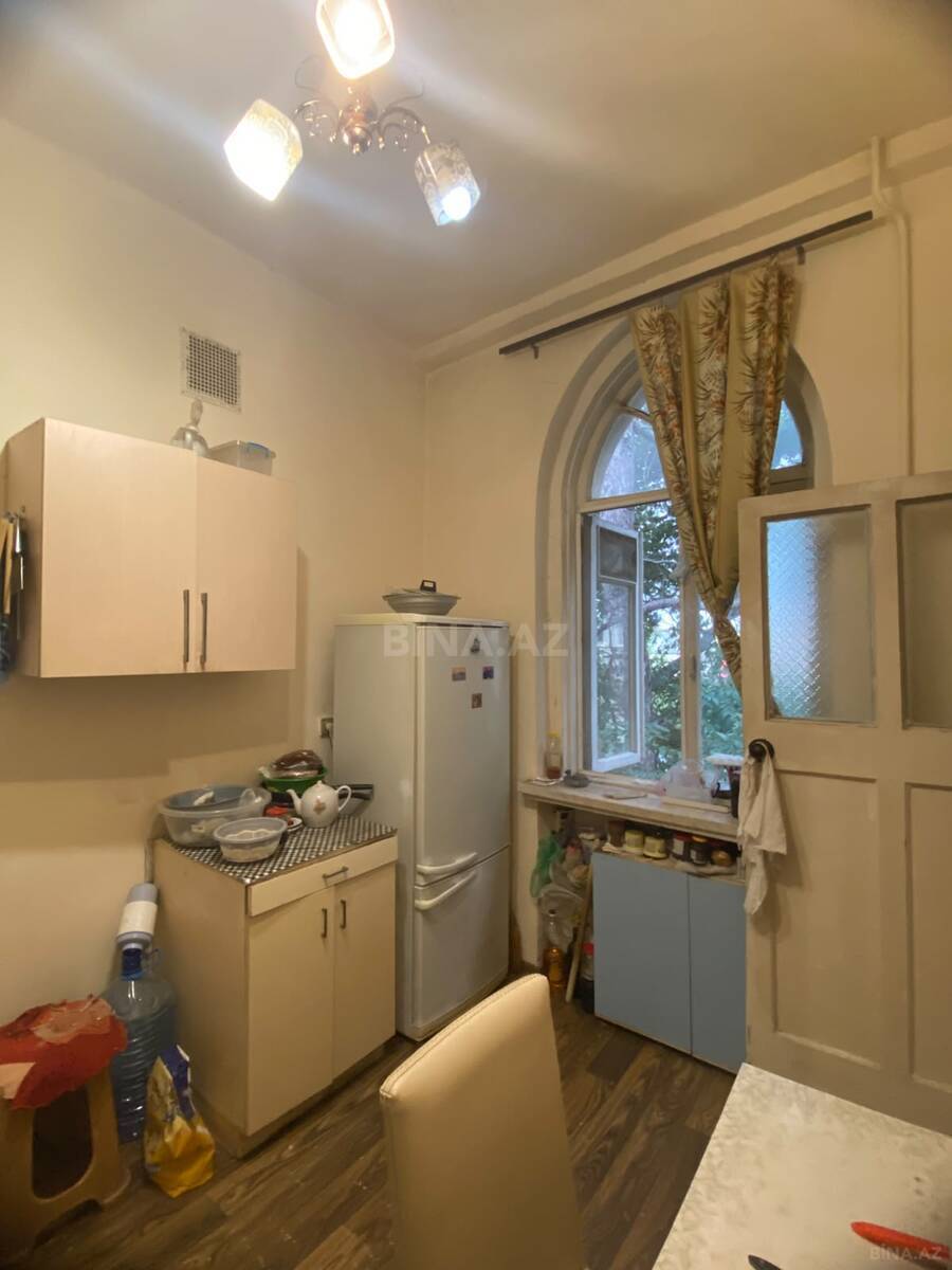 2 otaqlı Köhnə tikili, Bakıxanov q., Bakı