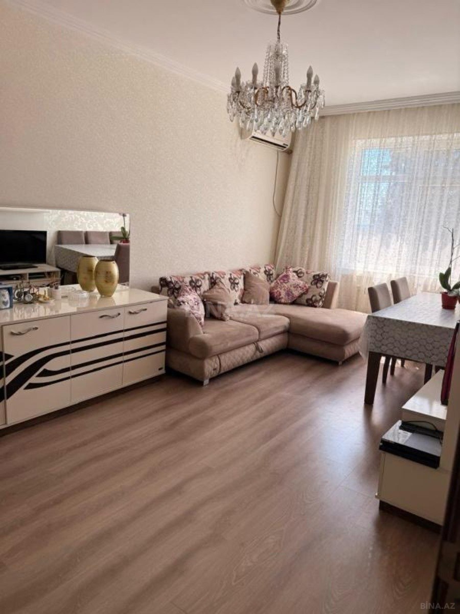 3 otaqlı Köhnə tikili, Həzi Aslanov m., Bakı