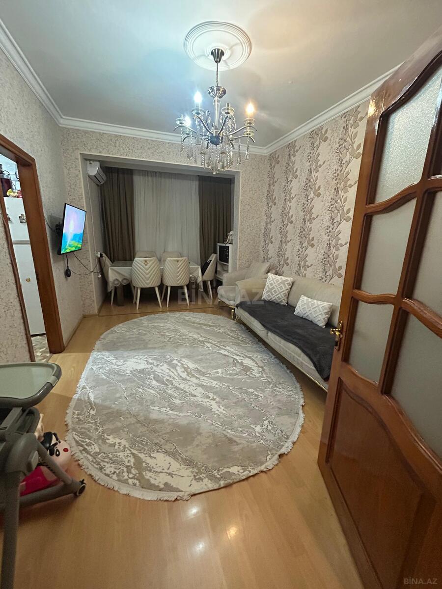 2 otaqlı Köhnə tikili, Memar Əcəmi m., Bakı