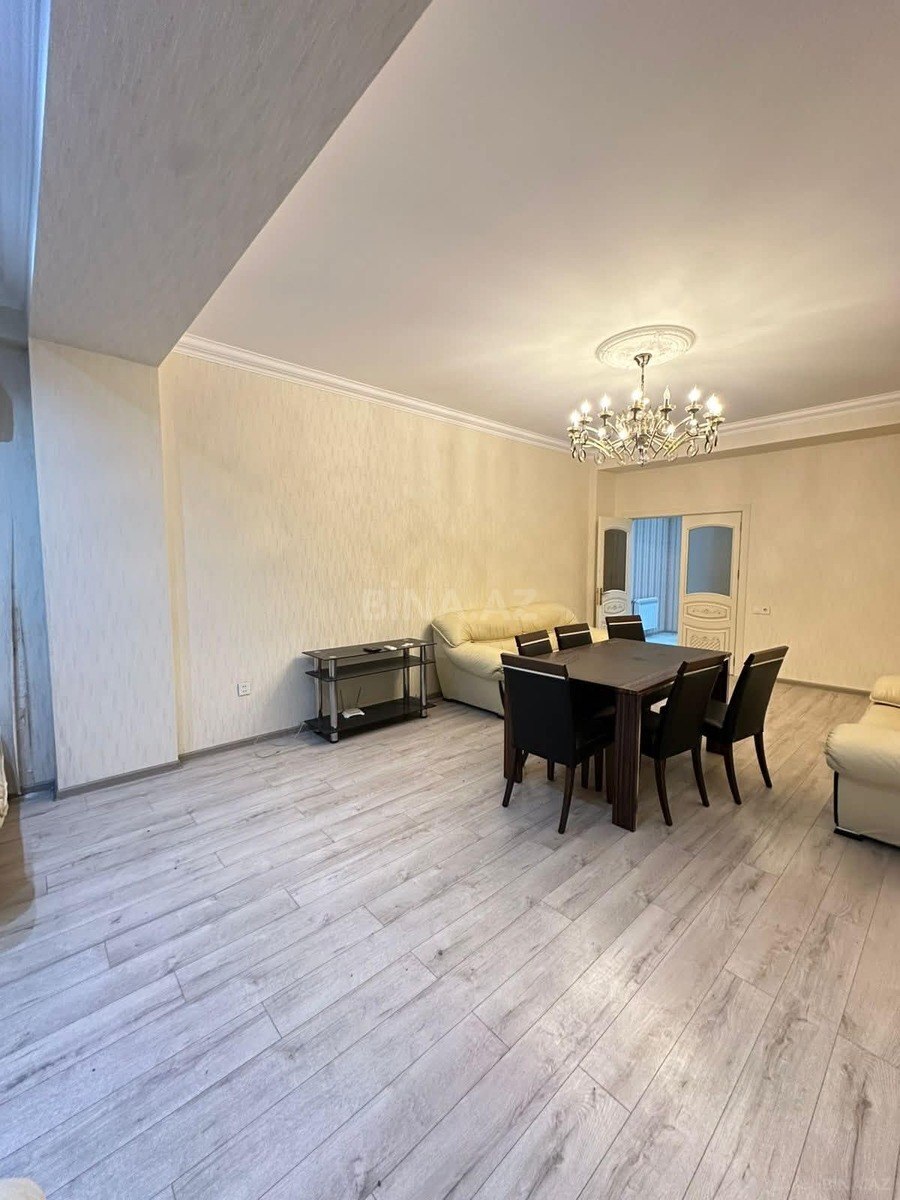 4 otaqlı Yeni tikili, 8 Noyabr m., Bakı