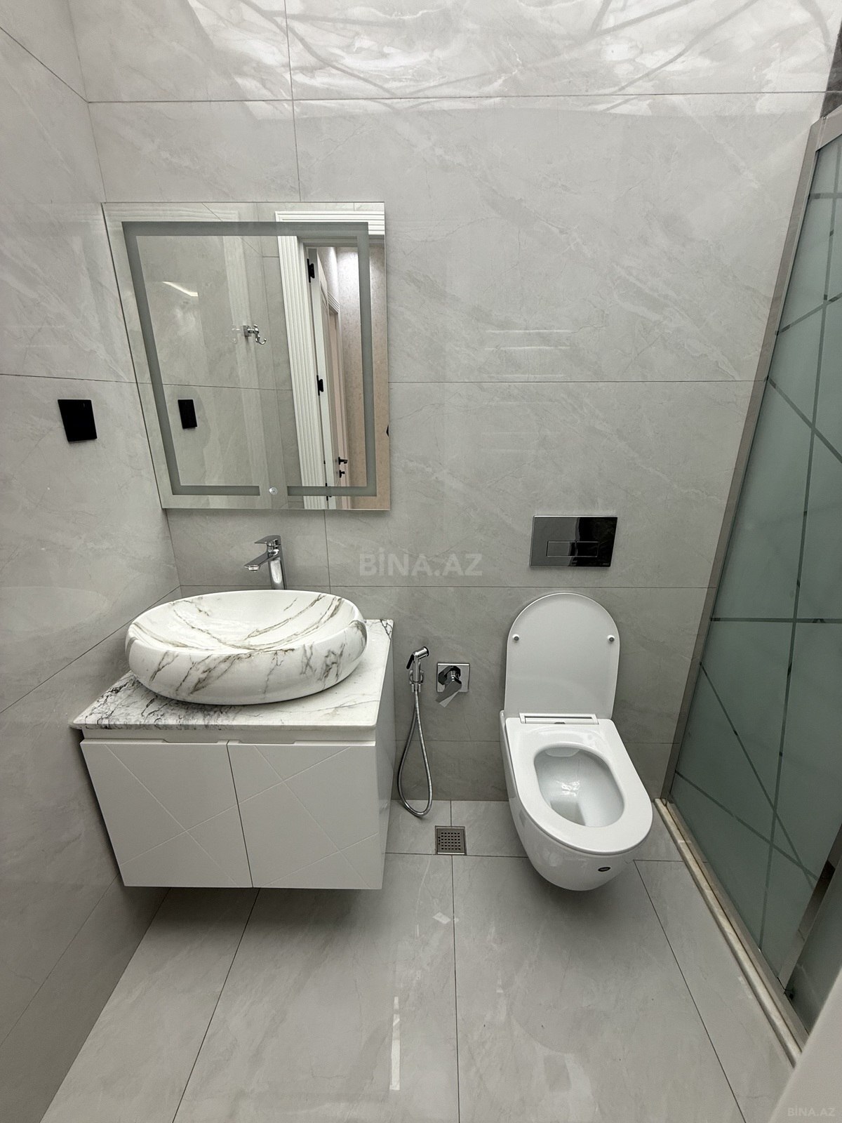 3 otaqlı Yeni tikili, Neftçilər m., Bakı