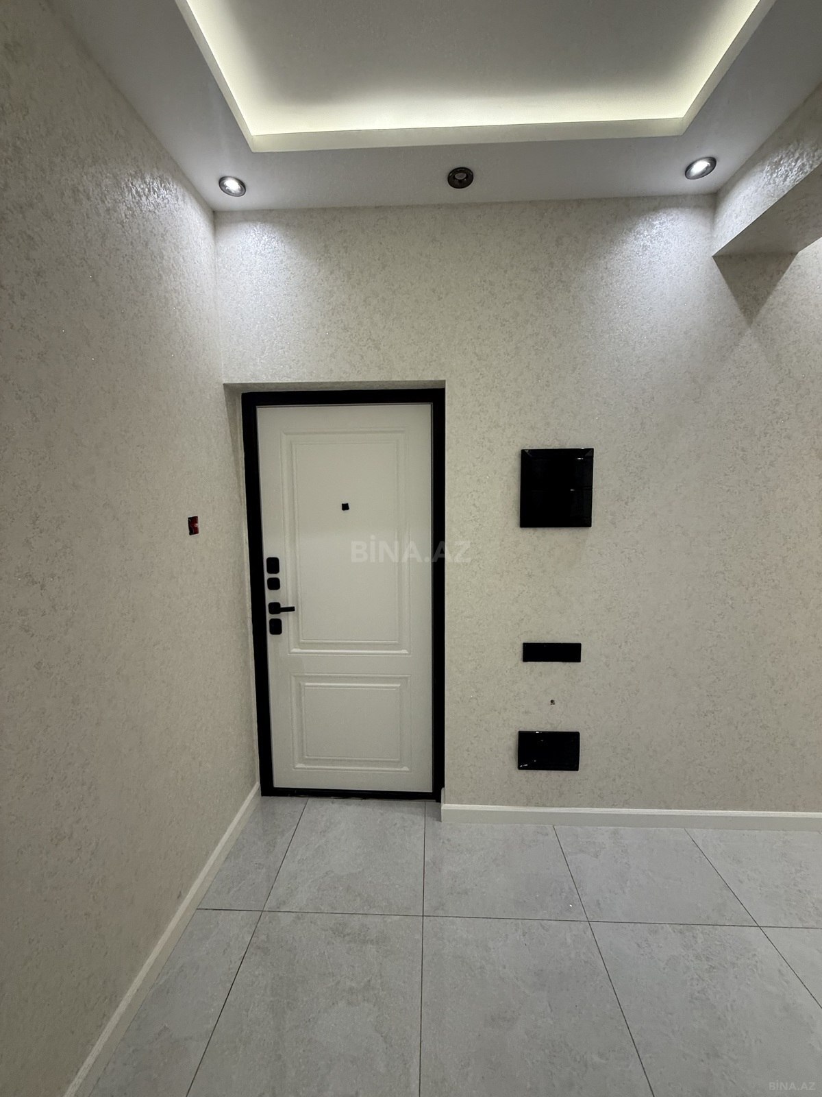 3 otaqlı Yeni tikili, Neftçilər m., Bakı