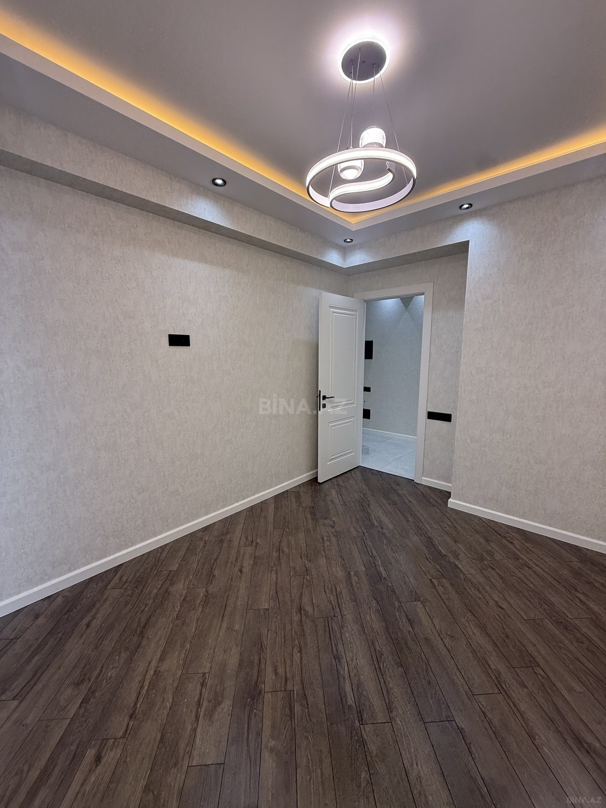 3 otaqlı Yeni tikili, Neftçilər m., Bakı